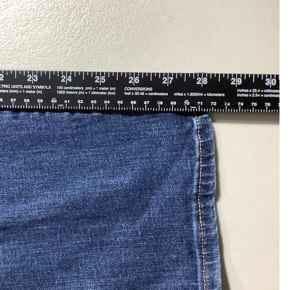 Lucky Brand 410 Straight Jeans Denim Men’s 36x30 — Classic, Casual, Everyday - Picture 8 of 10